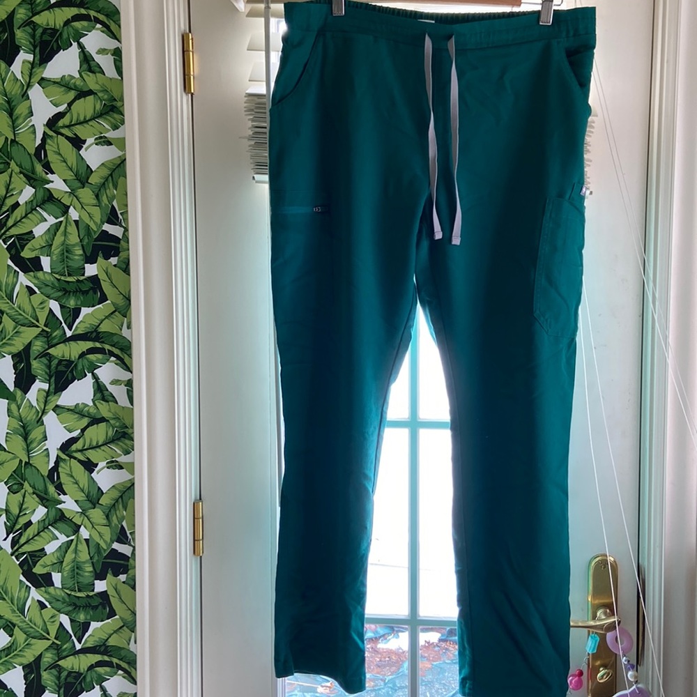 Figs Yola Skinny Scrub pants
